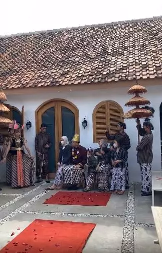 ulang tahun hanung bramantyo © instagram ulang tahun hanung bramantyo © instagram