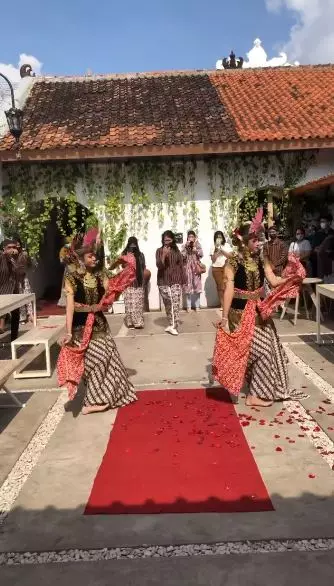 ulang tahun hanung bramantyo © instagram ulang tahun hanung bramantyo © instagram