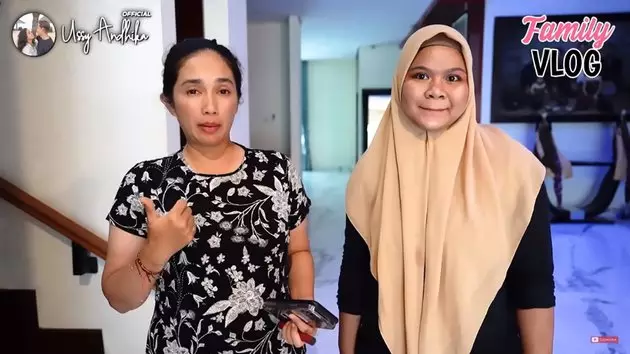 kedekatan penyanyi dan art © berbagai sumber