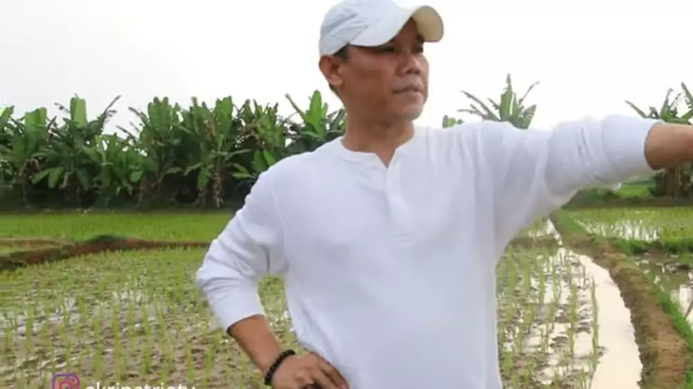 komedian ini banting stir jadi petani Berbagai sumber  komedian ini banting stir jadi petani Berbagai sumber