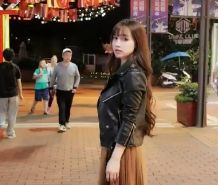 Potret Li Ziqi Berbagai sumber 