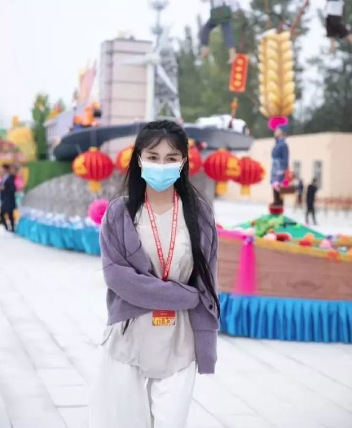 Potret Li Ziqi Berbagai sumber 