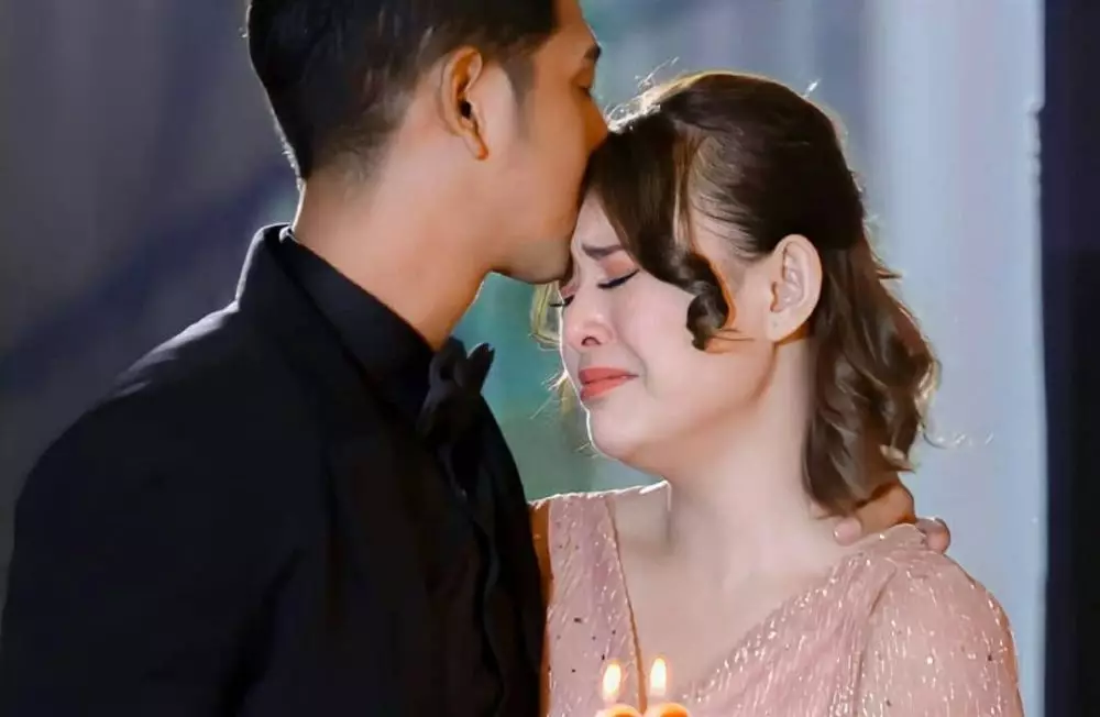 kejutan andin dari arya © 2021 Instagram kejutan andin dari arya © 2021 Instagram