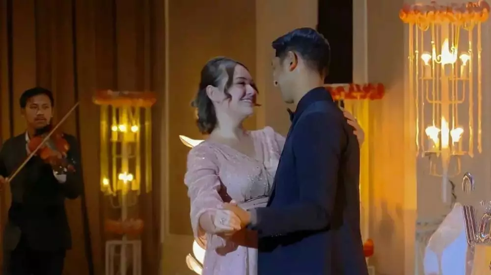kejutan andin dari arya © 2021 Instagram kejutan andin dari arya © 2021 Instagram