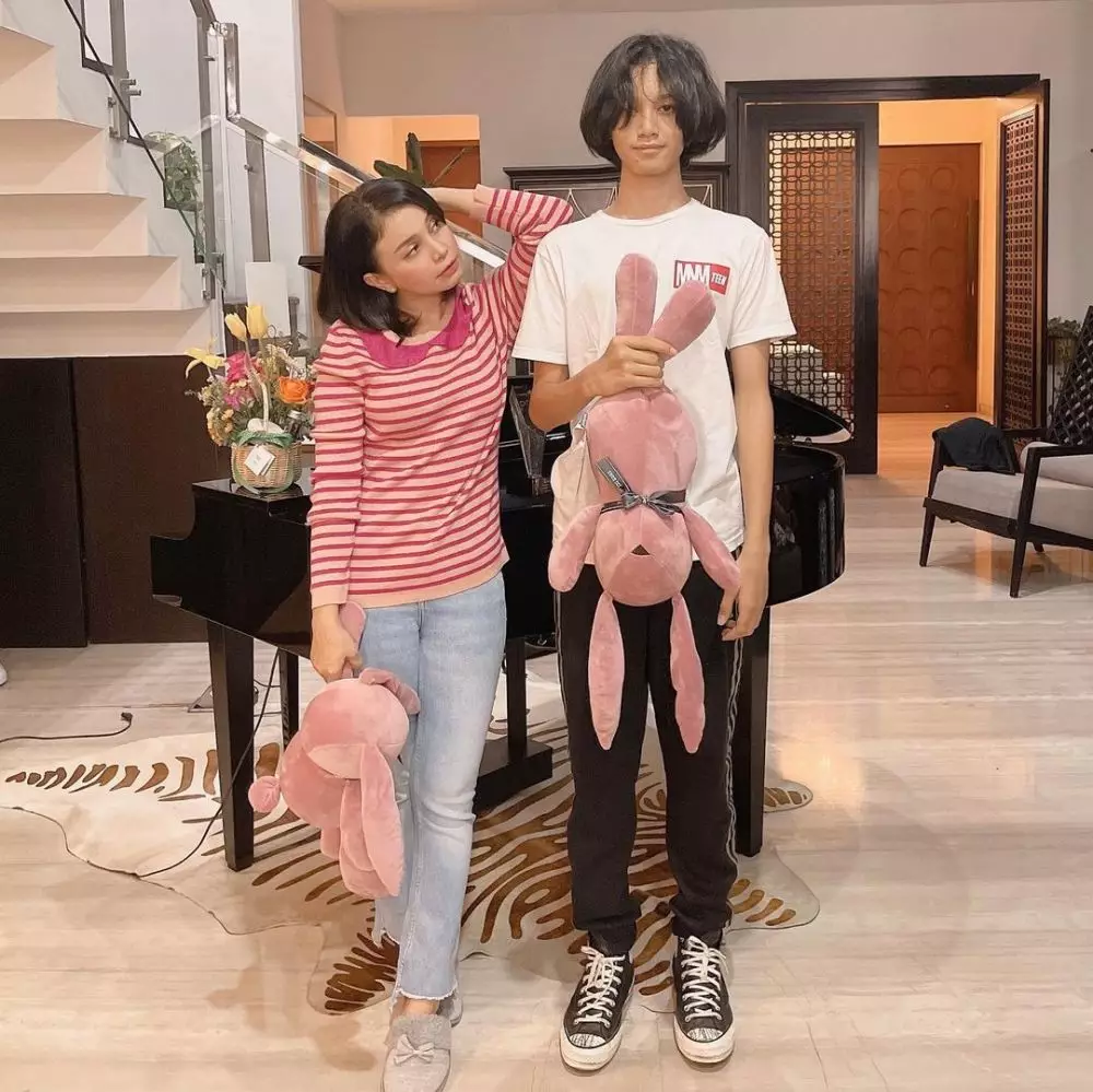 anak rossa gondrong © 2021 Instagram