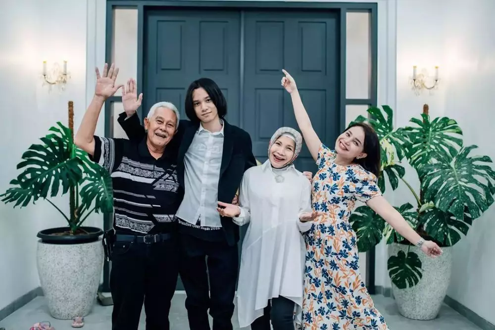 anak rossa gondrong © 2021 Instagram