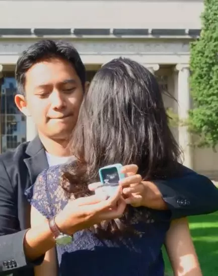 Momen Belva Devara melamar Sabrina © Instagram Momen Belva Devara melamar Sabrina © Instagram