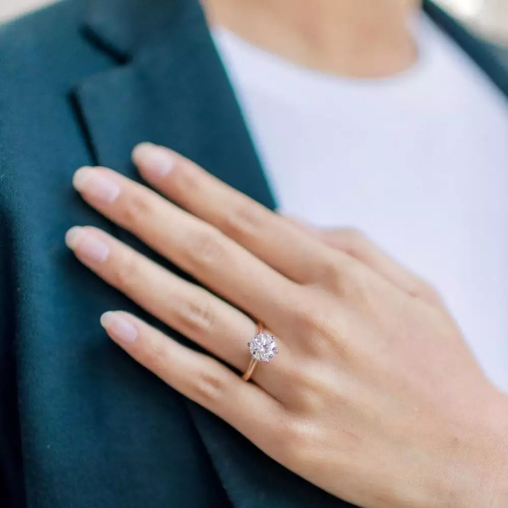 Momen Belva Devara melamar Sabrina © Instagram Momen Belva Devara melamar Sabrina © Instagram