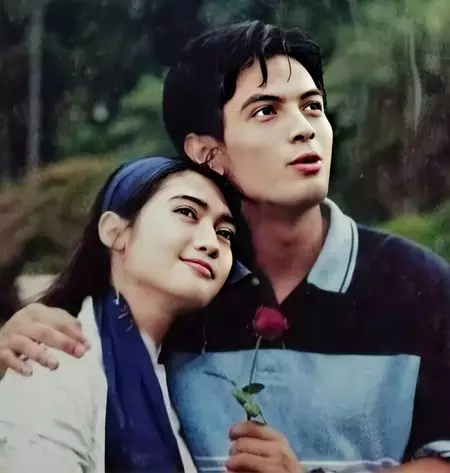 foto lawas Revi Mariska Berbagai sumber  foto lawas Revi Mariska Berbagai sumber