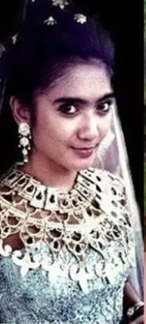 foto lawas Revi Mariska Berbagai sumber  foto lawas Revi Mariska Berbagai sumber