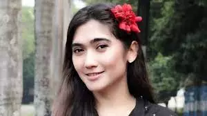 foto lawas Revi Mariska Berbagai sumber  foto lawas Revi Mariska Berbagai sumber