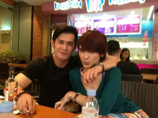 foto lawas Revi Mariska Berbagai sumber  foto lawas Revi Mariska Berbagai sumber