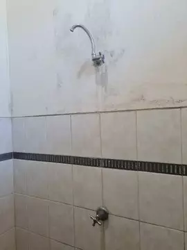 shower di kamar mandi ini konsepnya absurd © 2021 1cak.com
