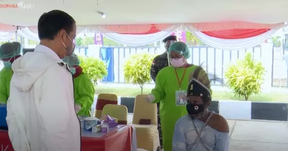 Curhatan warga Asmat kepada Presiden © YouTube Curhatan warga Asmat kepada Presiden © YouTube