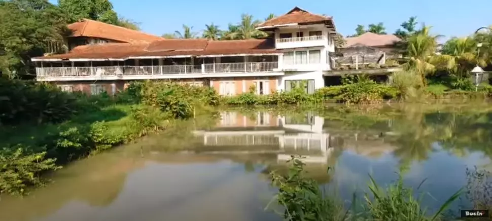 potret hotel mewah terbengkalai di  Bogor YouTube potret hotel mewah terbengkalai di  Bogor YouTube