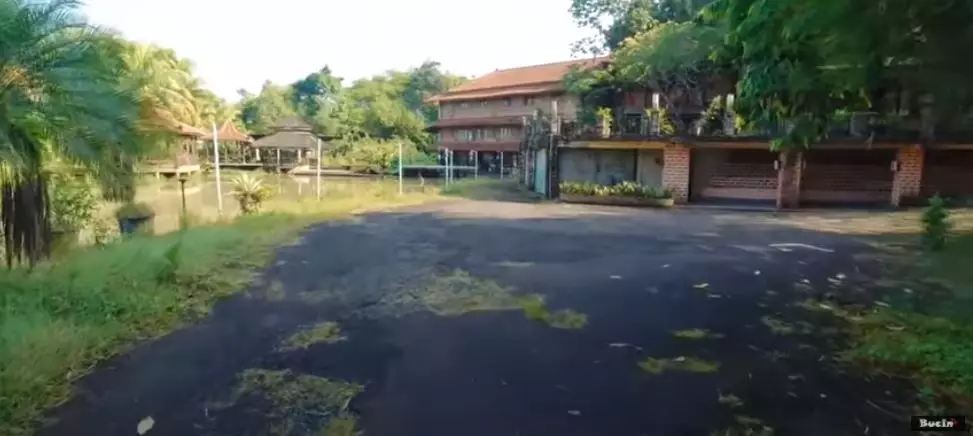 potret hotel mewah terbengkalai di  Bogor YouTube potret hotel mewah terbengkalai di  Bogor YouTube