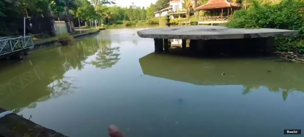 potret hotel mewah terbengkalai di  Bogor YouTube potret hotel mewah terbengkalai di  Bogor YouTube