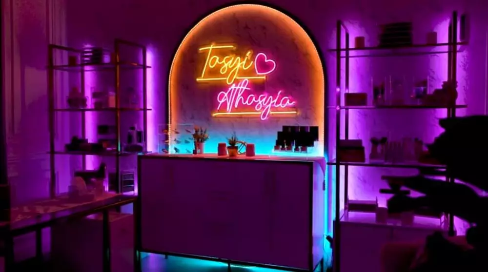 cara tasyi desain studio konten © YouTube