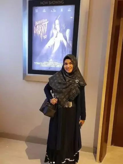 Potret Nana Mahliana istri kedua Clift Sangra yang memesona © 2021 Instagram Potret Nana Mahliana istri kedua Clift Sangra yang memesona © 2021 Instagram