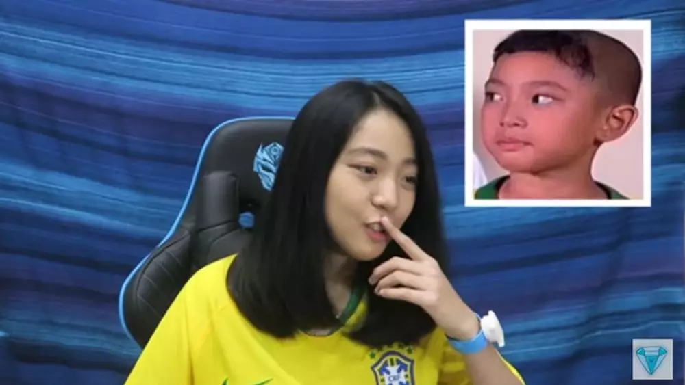 nona berlian tampil jersey ronaldowati © berbagai sumber