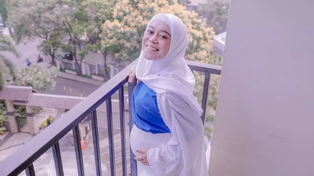Momen Lesty tunjukkan baby bump Instagram