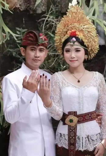 Pria di Bali ini lamar kekasih dengan 250 slot saham BBRI © 2021 Instagram