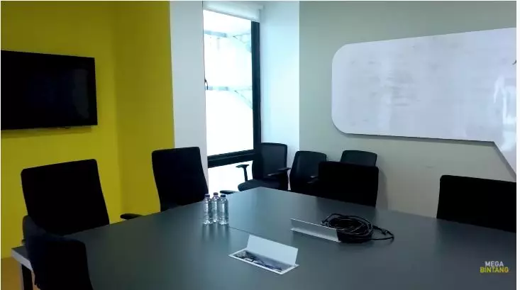 penampakan kantor ruben onsu © YouTube penampakan kantor ruben onsu © YouTube