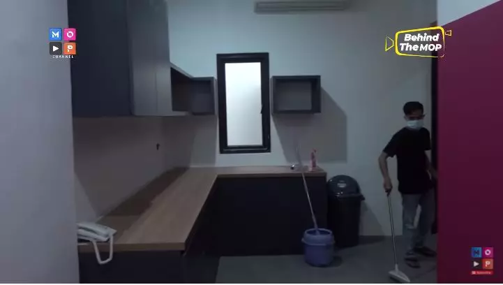 penampakan kantor ruben onsu © YouTube penampakan kantor ruben onsu © YouTube