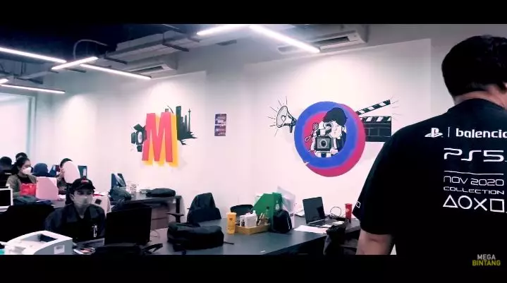 penampakan kantor ruben onsu © YouTube penampakan kantor ruben onsu © YouTube