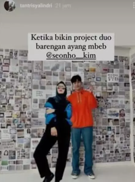 Hasil editan foto Tantri Kotak bareng Kim Seon Ho © berbagai sumber Hasil editan foto Tantri Kotak bareng Kim Seon Ho © berbagai sumber