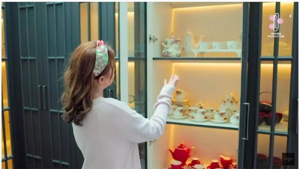 Cara Rossa menata dapur YouTube/Rossa Official