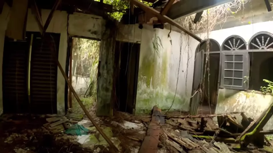 9 Penampakan rumah artis senior yang terbengkalai 30 tahun YouTube 9 Penampakan rumah artis senior yang terbengkalai 30 tahun YouTube