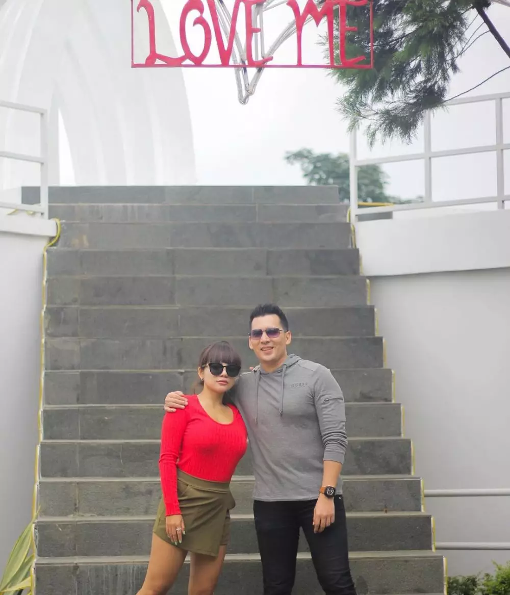 kedekatan dinar candy dan ridho ilahi © berbagai sumber