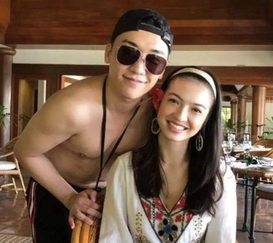 Seleb wanita foto bareng aktor korea © 2021 brilio.net