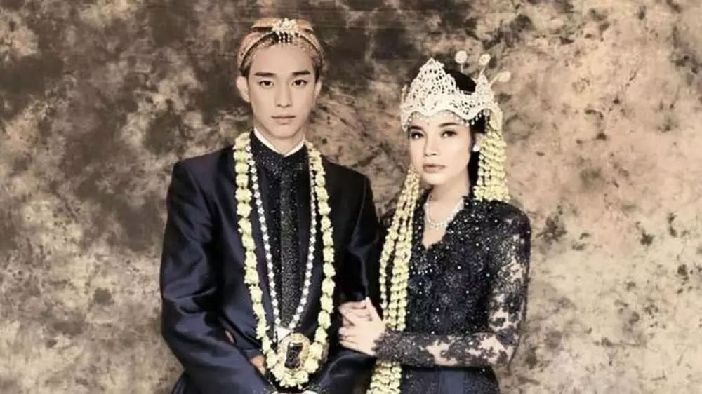 editan seleb bareng aktor korea © instagram