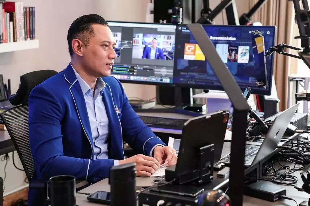 Potret ruang kerja Agus Yudhoyono © Instagram