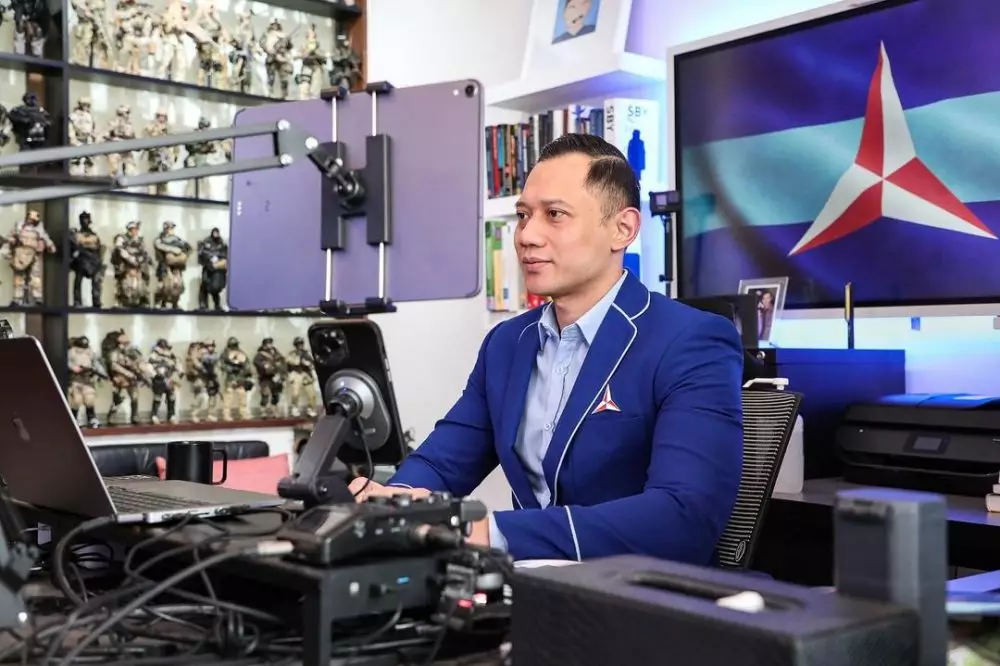 Potret ruang kerja Agus Yudhoyono © Instagram