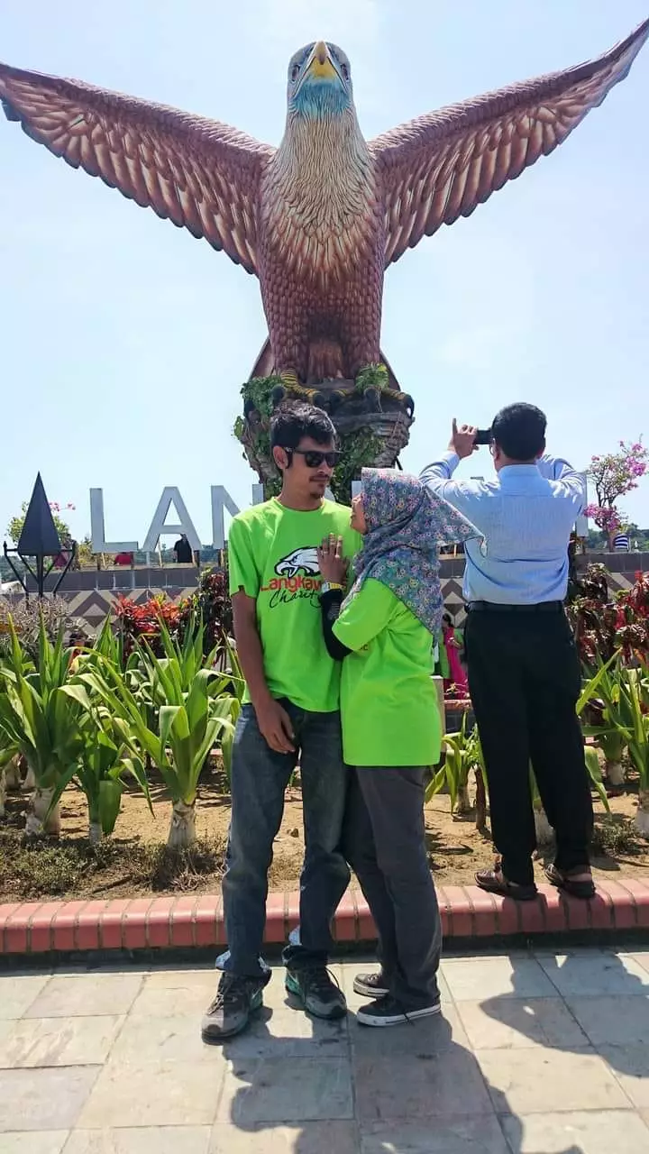 Editan menghilangkan bapak-bapak © Istimewa