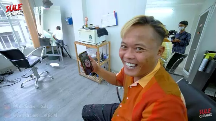 7 Momen Sule potong rambut Youtube © 2021 brilio.net