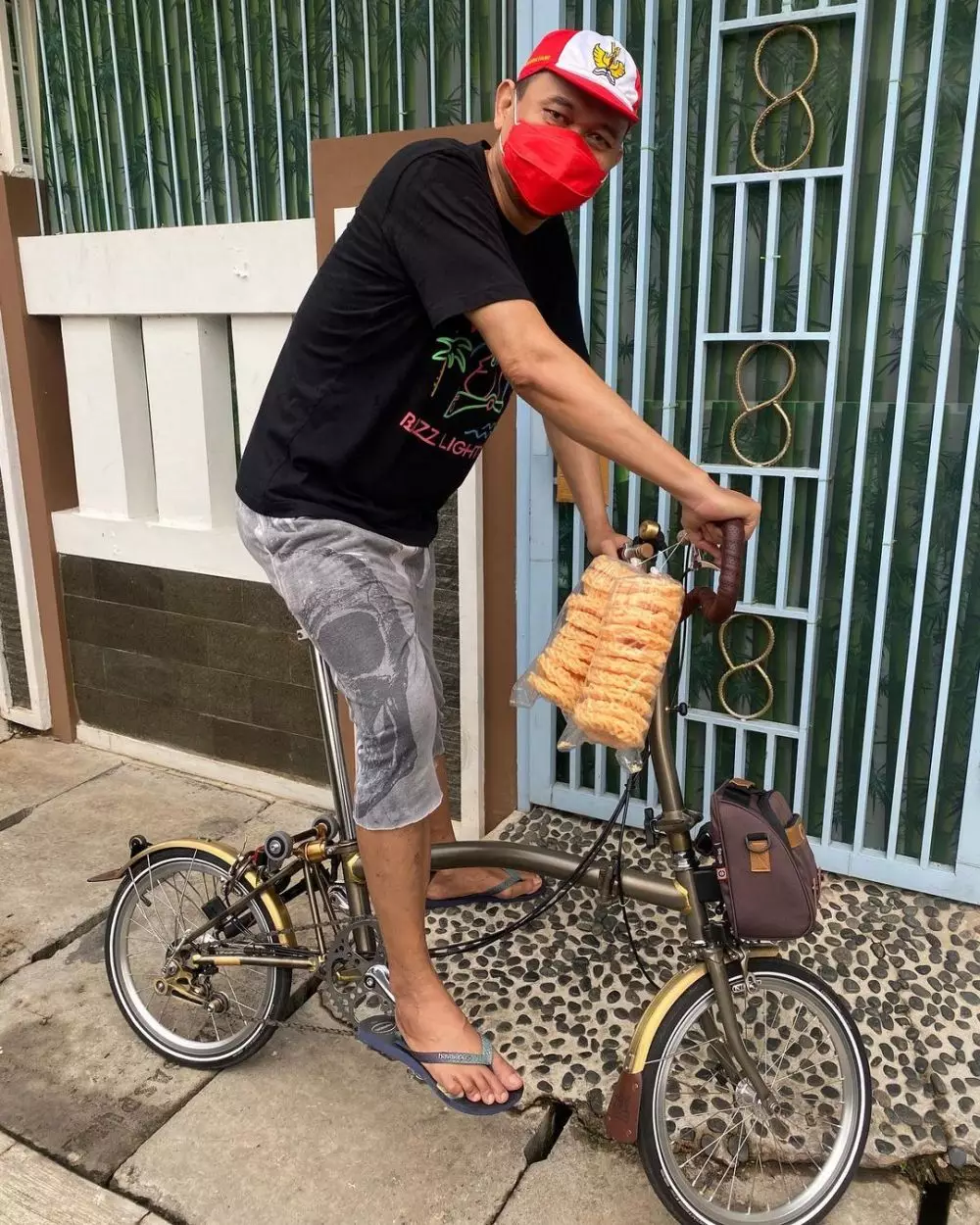 koleksi brompton cak lontong © 2021 Instagram koleksi brompton cak lontong © 2021 Instagram