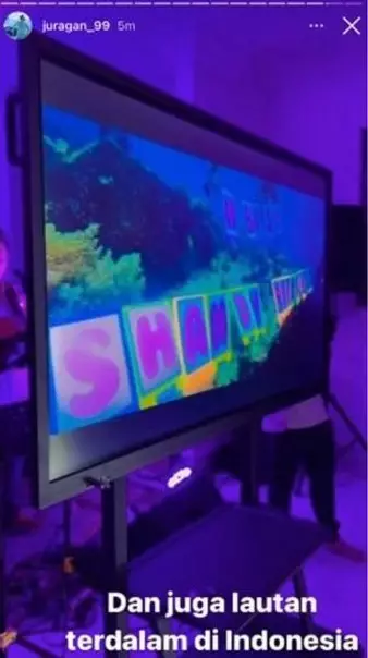 momen crazy rich beri kejutan istri © instagram