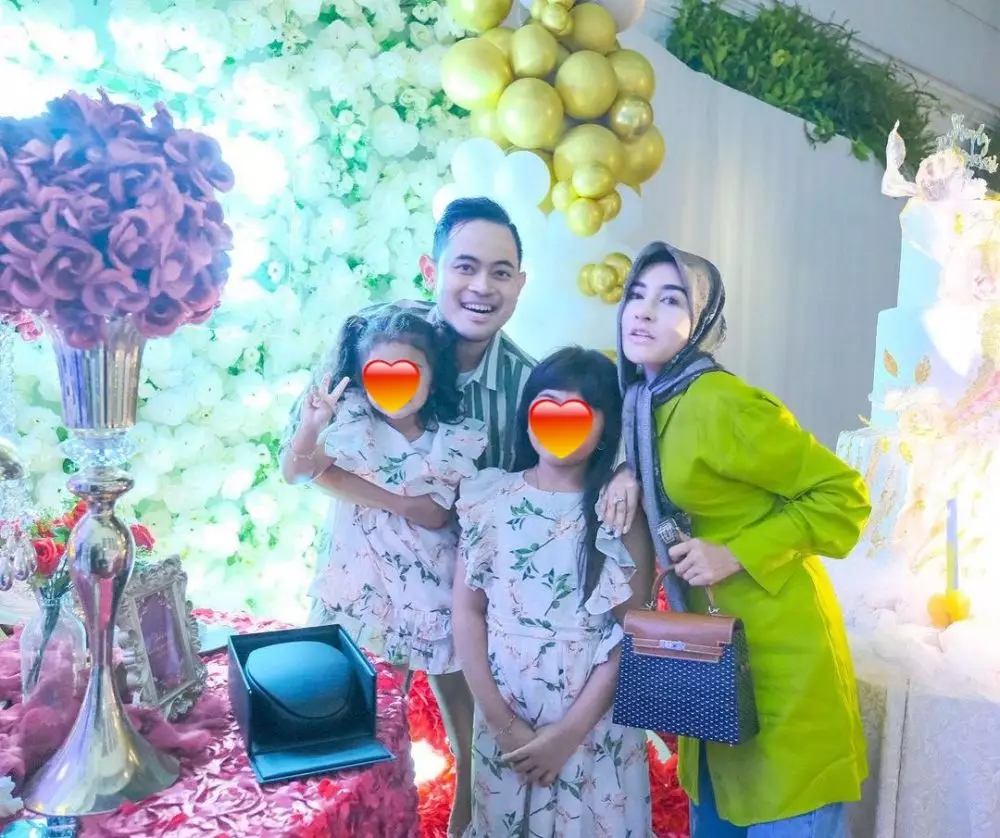 momen crazy rich beri kejutan istri © instagram
