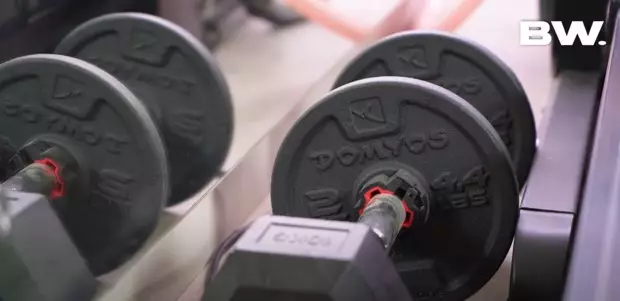 Potret studio gym mini Felicya dan Hito © YouTube