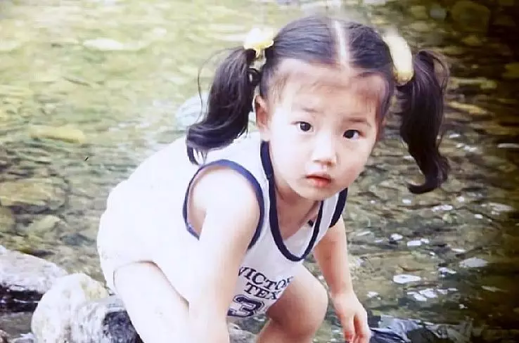 potret masa kecil Bae Suzy dari berbagai sumber