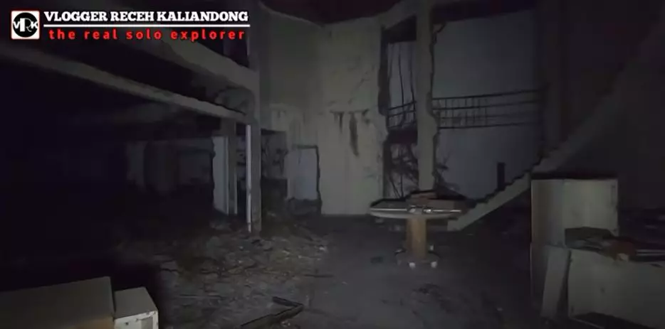 rumah pejabat terbengkalai © 2021 brilio.net YouTube