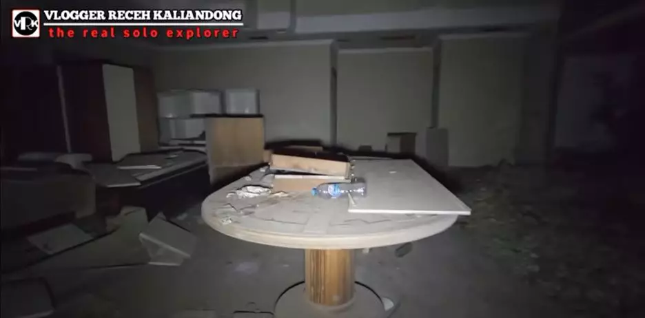 rumah pejabat terbengkalai © 2021 brilio.net YouTube