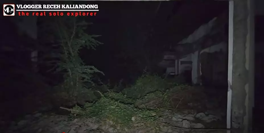 rumah pejabat terbengkalai © 2021 brilio.net YouTube