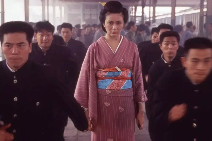 Potret Rosamund Kwan di film Mandarin jadul dari berbagai sumber