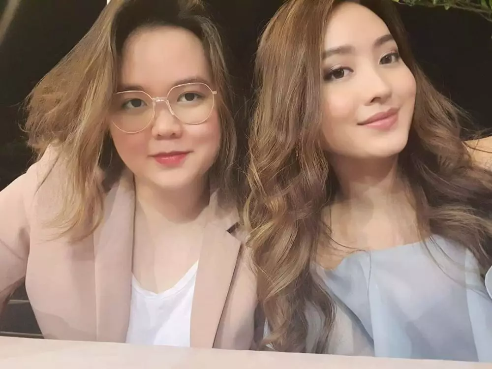 Kakak adik aktris main film dan sinetron bareng dari berbagai sumberd