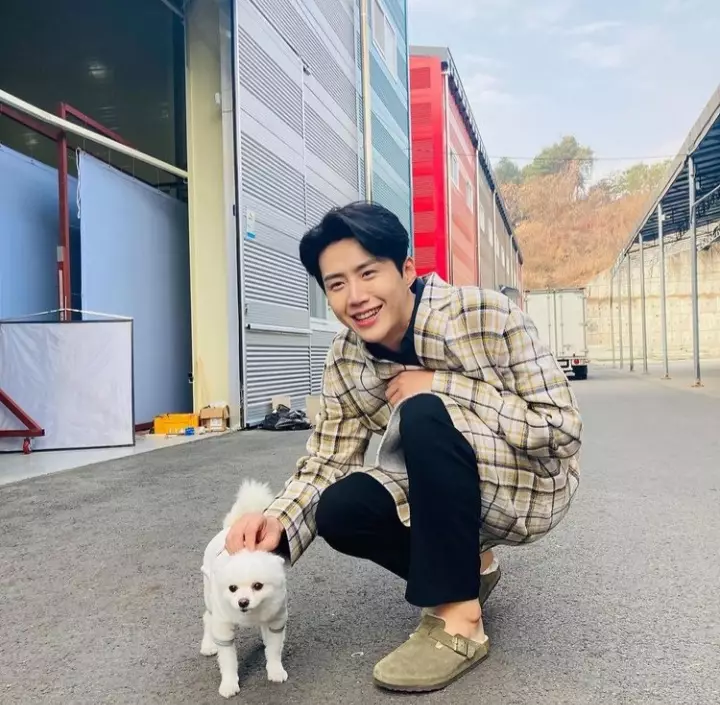 perjalanan karier Kim Seon-ho Berbagai sumber 